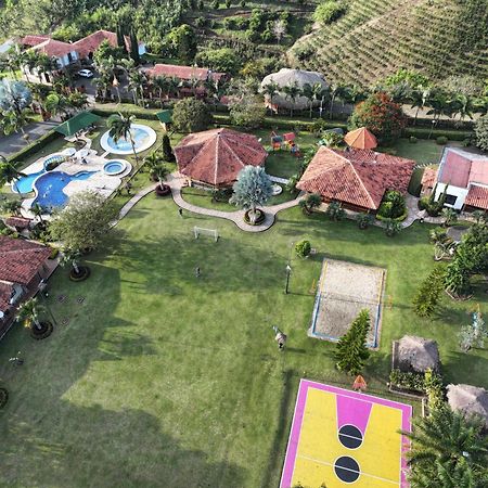 La Victoria Hotel Campestre كويمبايا المظهر الخارجي الصورة
